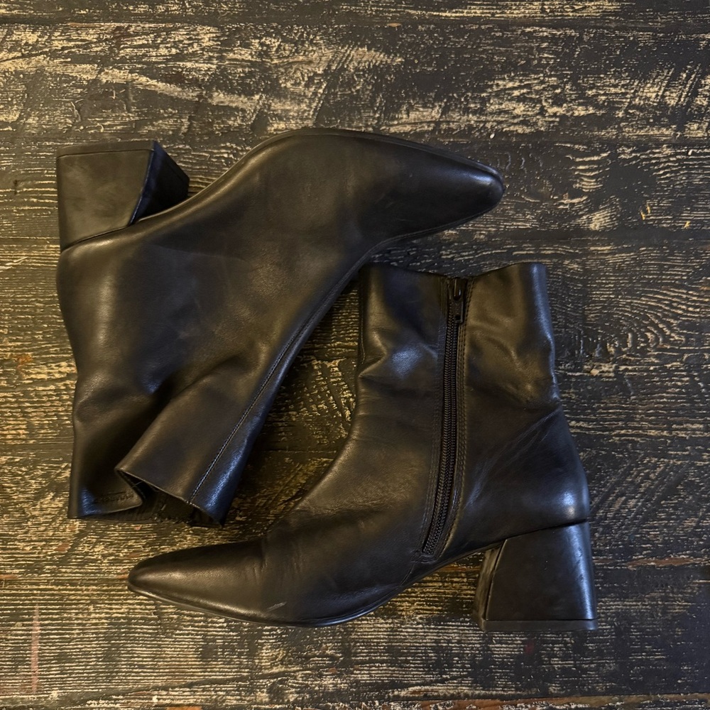 Vagabond Elegant Black leather Ankle Boots
